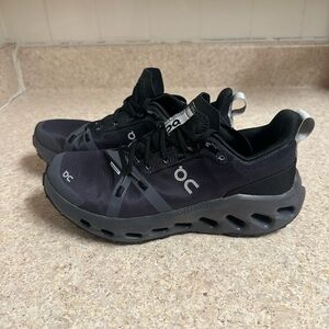 Women’s size 6 Cloudsurfer Trail